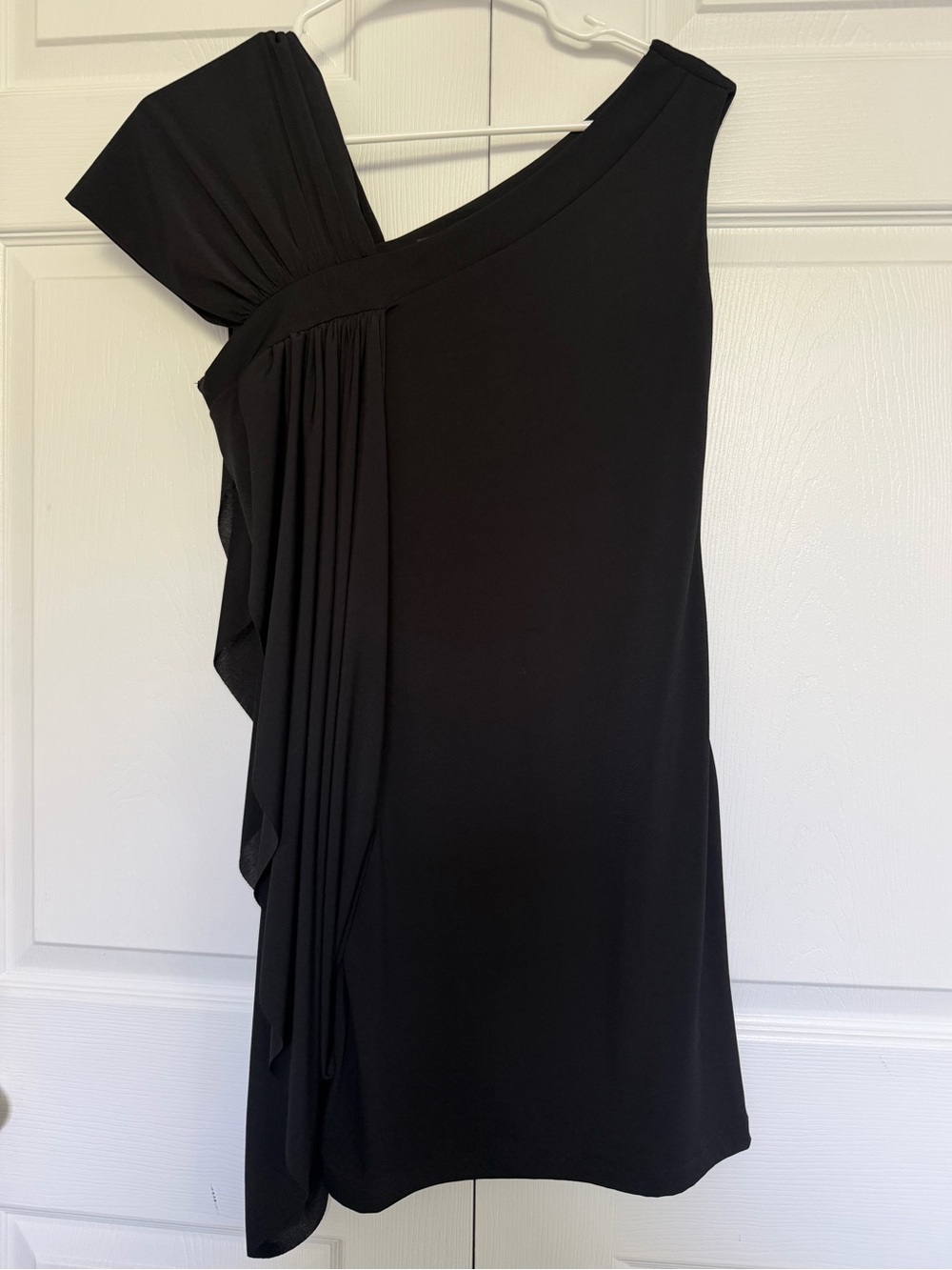 Chic Black Dress with One ShoulderDraped Ruffle